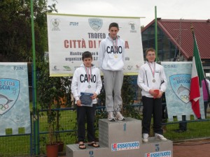 Carlalberto Francia vincitore 200misti e Michele Azzoni, secondo.