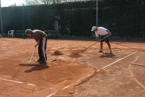 La stesura della terra (foto archivio)