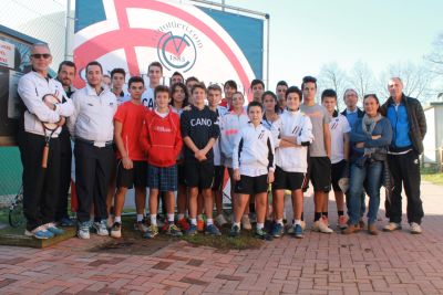 Foto di gruppo dei maestri e allievi con Barazzutti