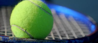 Avviso per giocare a tennis in sede